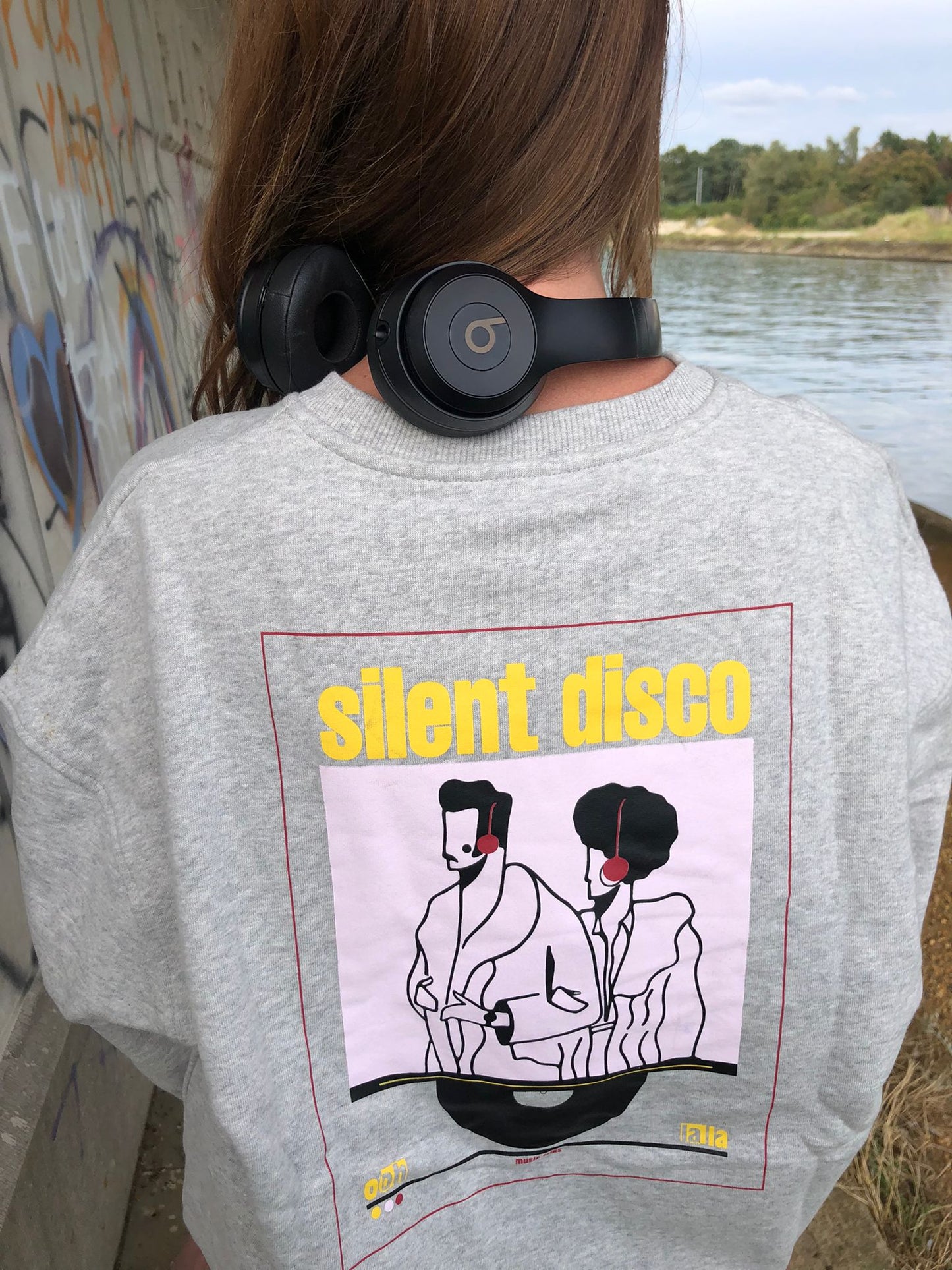 Sweater silent disco